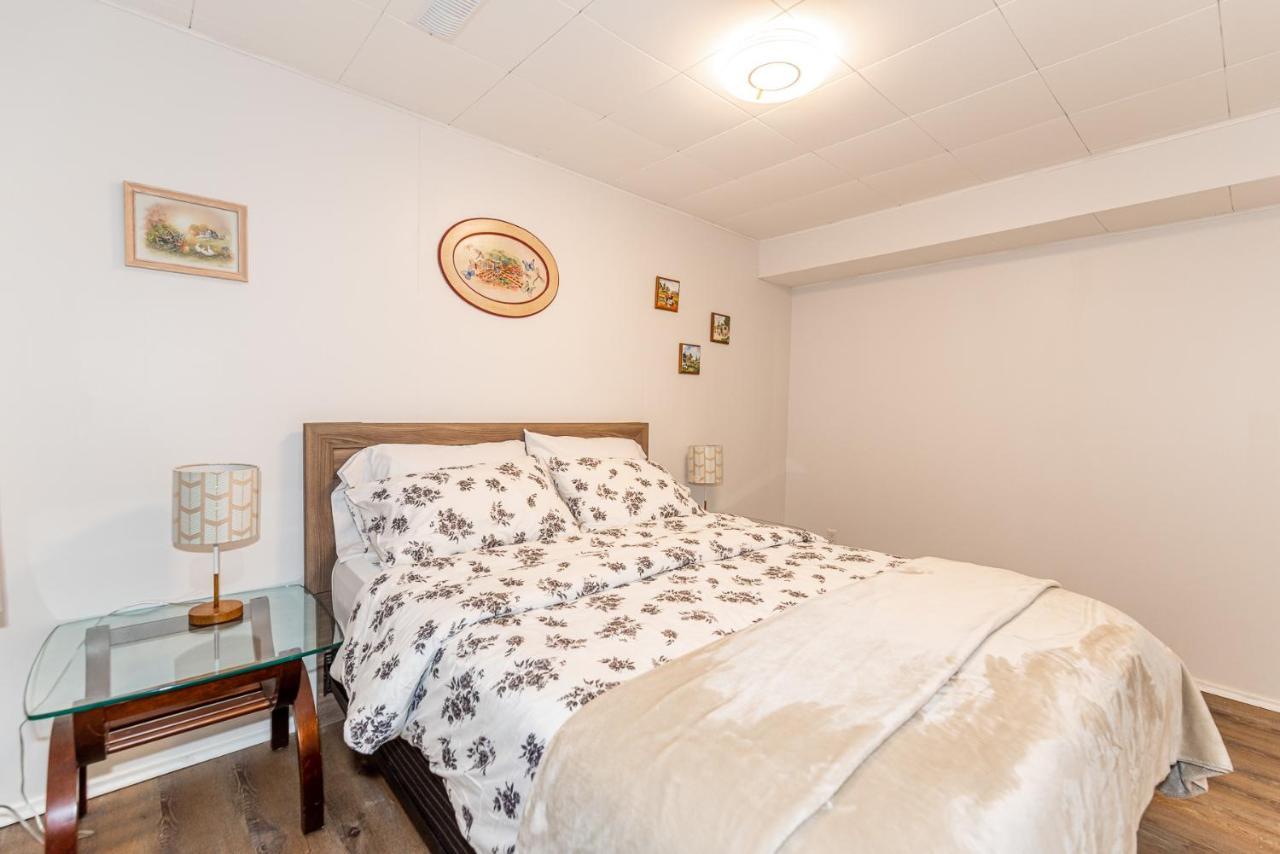 Southgate 5 Bedroom Vacation With Double Garage Edmonton