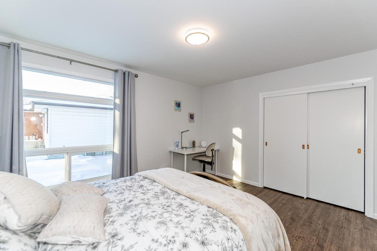 Southgate 5 Bedroom Vacation With Double Garage Holiday home *